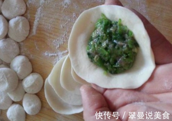 这个馅儿的饺子很多人没吃过,我也是头一回尝试,比羊肉馅儿香!