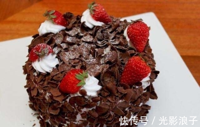 灵签占卜：心情不好4种甜蛋糕选哪个？测你一生最幸运的事，超准