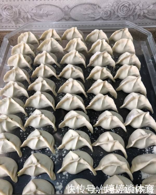 湿气|湿气就怕这个菜，遇见就买，用来包饺子，比韭菜馅还香，湿气不见了