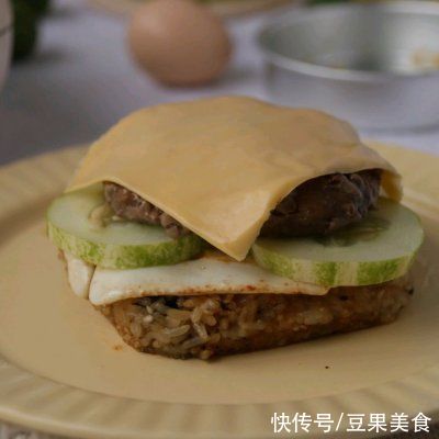 黄瓜|超扎实超满足的黄瓜牛肉饼芝士米汉堡