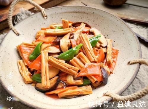 泡腐竹时，别放水里直接泡，教你饭店的做法，简单快速还劲道