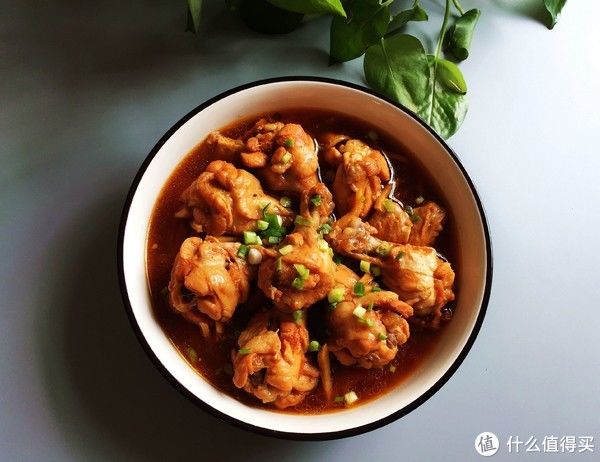 寒露过后,这肉要常给家人吃,一腌一焖端上桌,鲜嫩入味特好吃