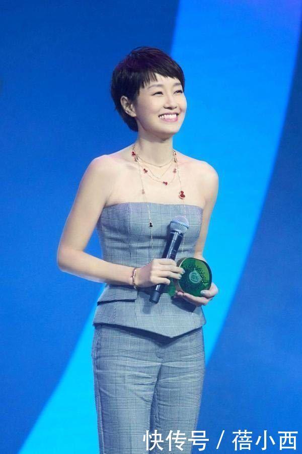 高跟鞋|“马伊琍”身材骨感不输超模，阿姨年纪穿抹胸套装，轻松美出圈