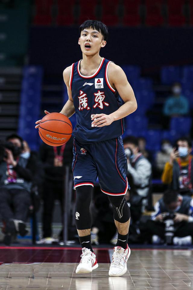 徐杰|输球也有收获,低调爆发徐杰30分成赢家,宏远一隐藏问题凸显