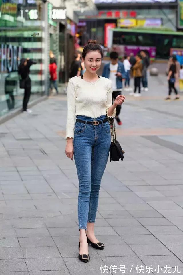 高跟鞋 时尚的黑色丝袜,搭配酒红色高跟鞋,走路都带着淡淡的优雅感