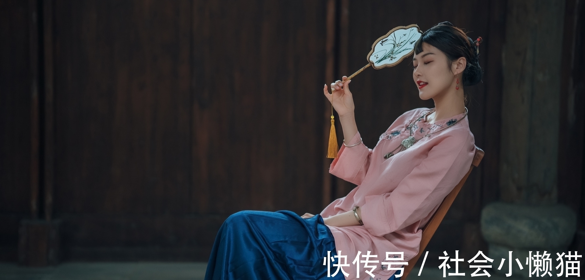 打油诗$打油诗·九首丨奔月嫦娥休笑我,温壶美酒送入喉