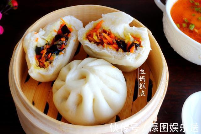 3个胡萝卜做的,纯素馅包子,松软味美有营养,冷了都好吃