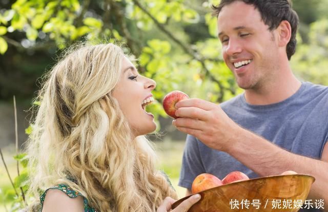 健康|专家提醒：晚上睡前尽量别吃东西，尤其是这2种食物，不妨了解下