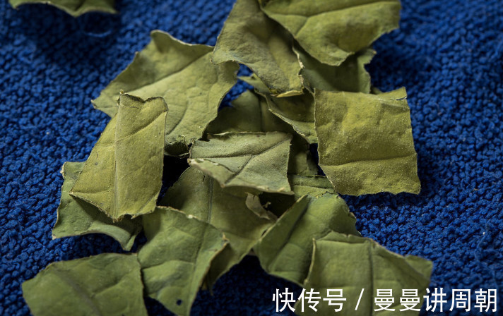 胆固醇|山楂泡水时放一物进去,喝上一周后,胆固醇低了,腰围也小了