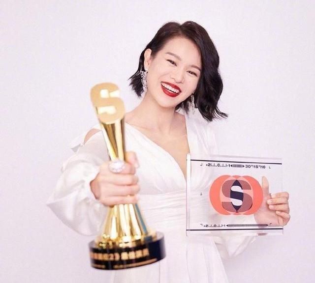 姜潮|新版《香蜜》糊出新高度,旭凤面瘫又土气,锦觅“蛇精脸”抢镜