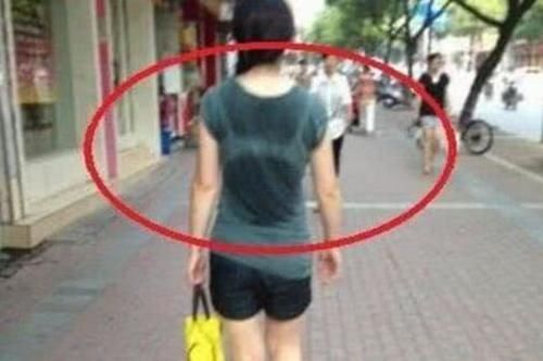 排螨|后背总能抠下一粒粒的东西？那就说明你该排螨了