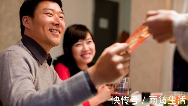 红包|你还在没收孩子的压岁钱吗?孩子的压岁钱这样花更有意义