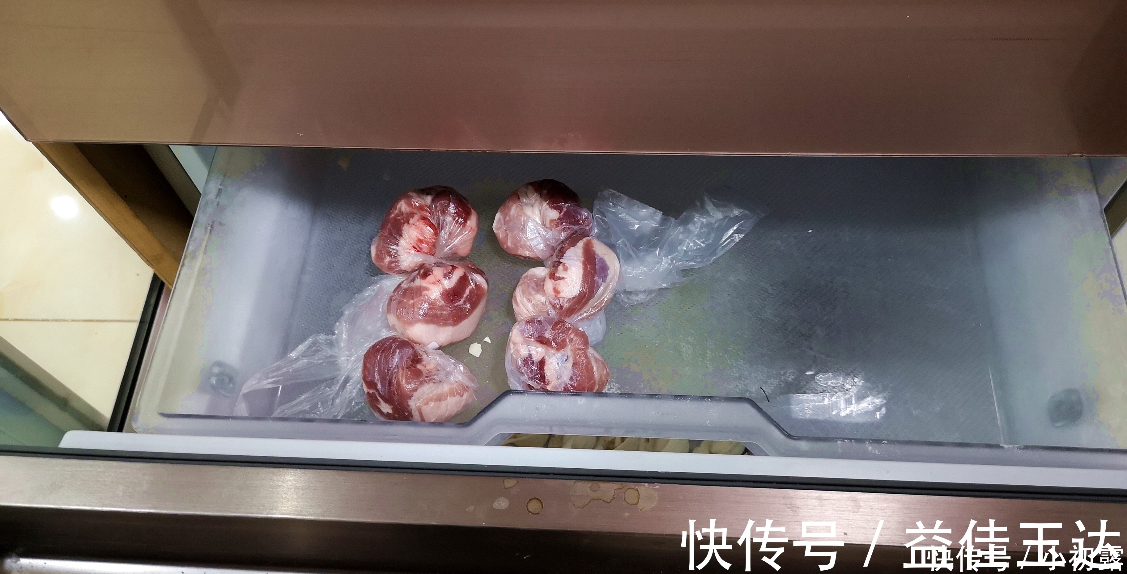 冰箱刚拿出的冻肉，不管冻得多硬，老师傅教我这招，分分钟解冻
