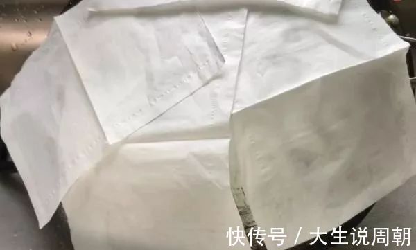 在锅底贴上一层纸巾,解决了千万家庭的烦恼,学会受用一生
