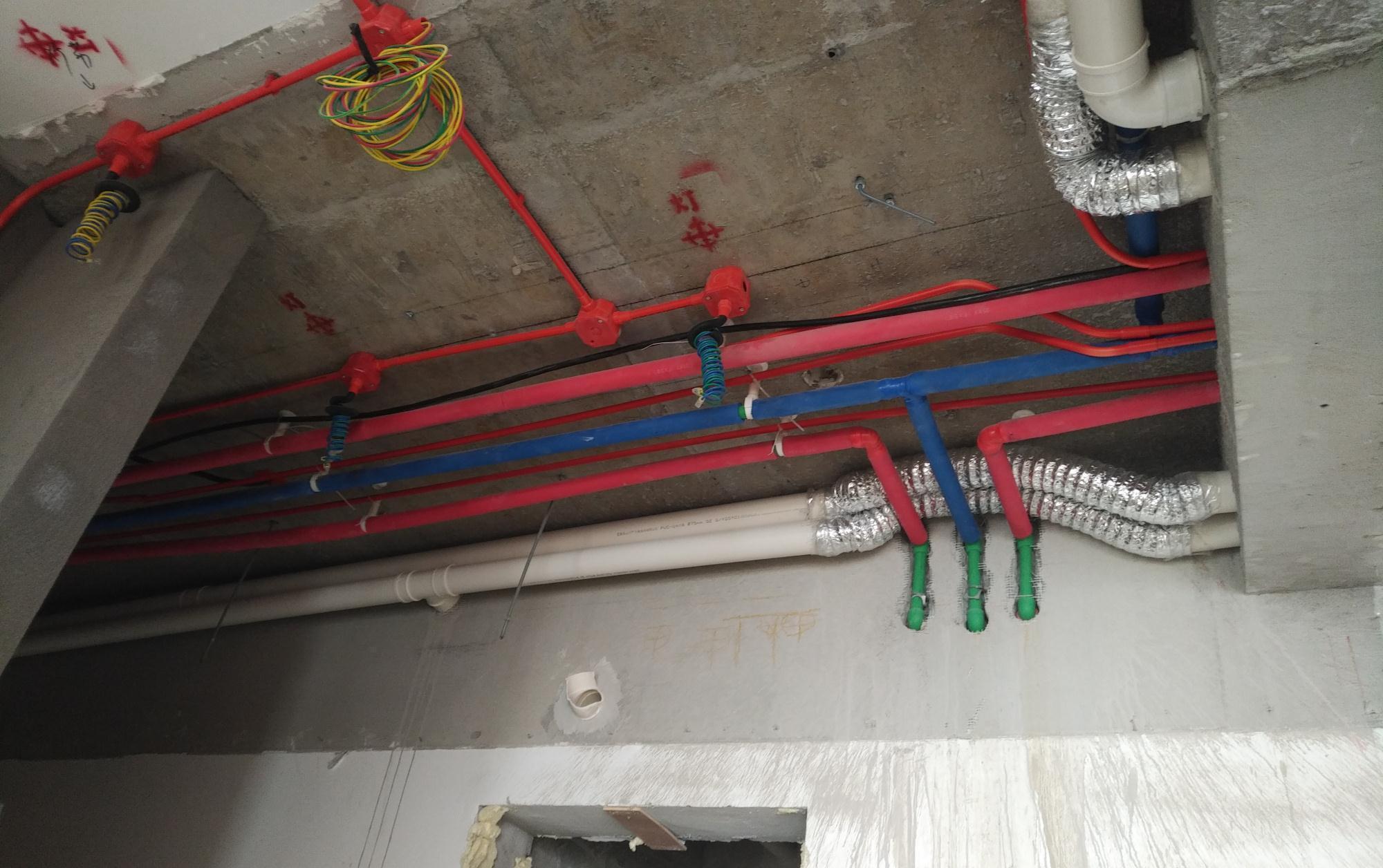 地面|家装水管电线走顶还是走地?工人推荐走顶,真的只是为了赚钱吗?