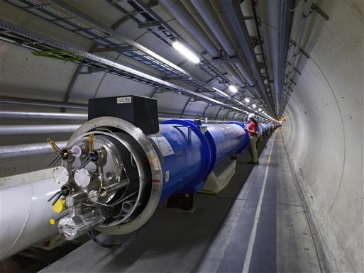 大型强子对撞机 LHC 发现 4 种新粒子，均由四种不同夸克组成