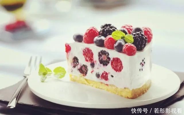 远离血栓，请记住，晨起两坚持，晚上两不要，血管才会更通畅