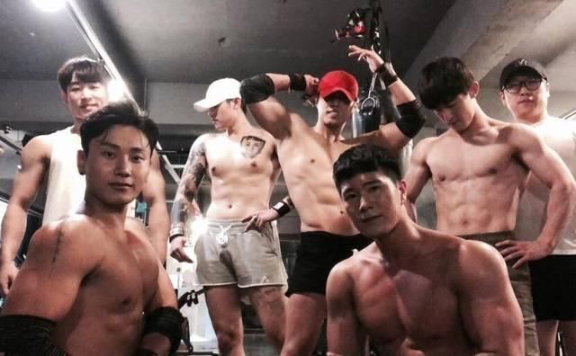 健身|25岁小伙低调健身,一年后练出6块腹肌,完美的身材羡煞网友!