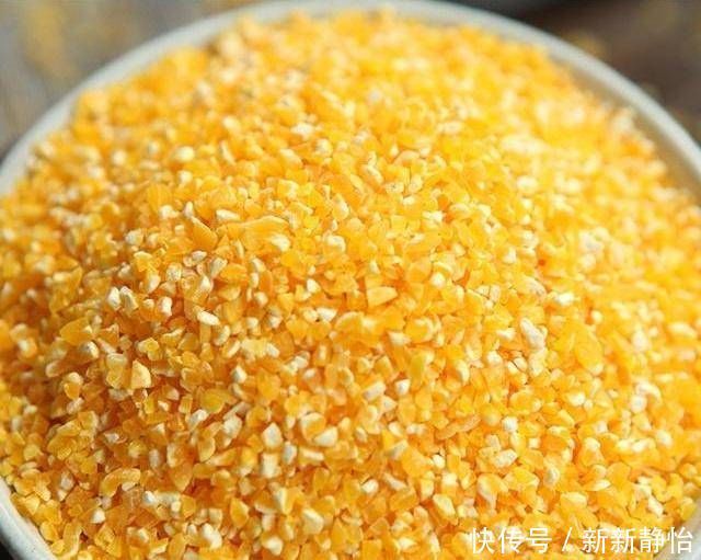 这种自制的鱼饵是专门用来钓大鲫鱼的，做起来容易