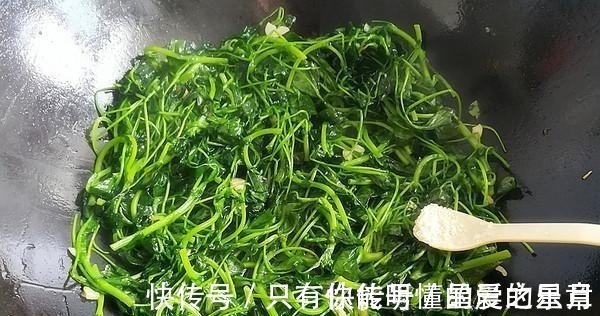 维生素k|这种草被称为“肝脏解毒王”,坚持每天吃,身体肝毒全排光!