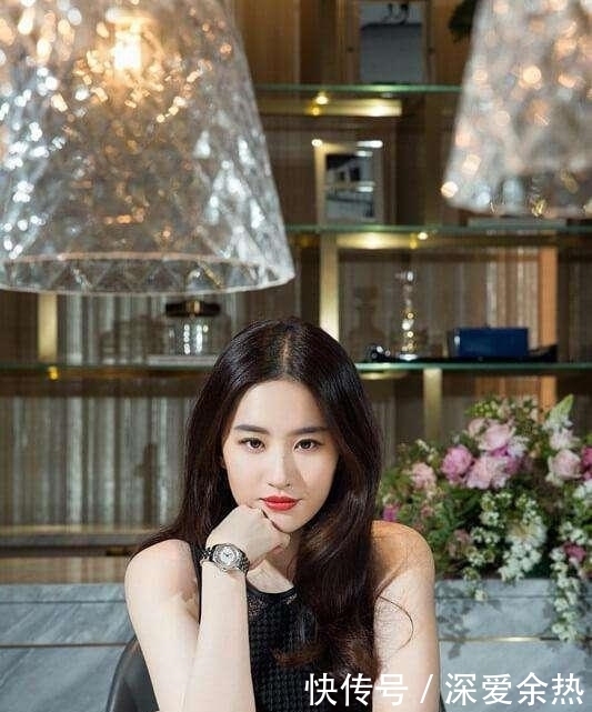 女人手表戴左手好,还是右手好?别再戴错被人笑话,多了解不吃亏