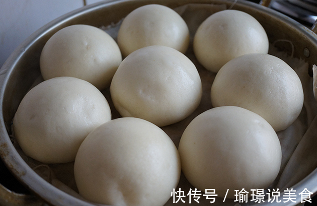 少了它，难怪馒头不香甜！蒸馒头时，很多人只会加酵母！