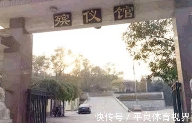 工整$火葬場門口一對聯,堪稱絕對,上聯:進去一個又一個