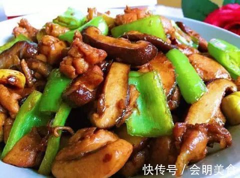 周末去朋友家蹭饭，一桌子的硬菜，下次不带点礼品真不好意思来