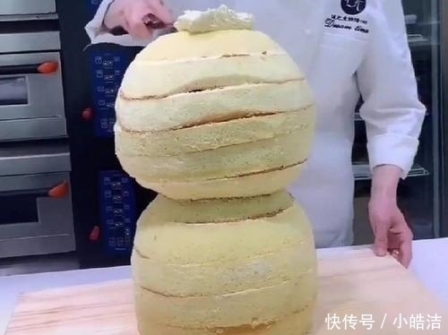 蓝胖子|小伙用蛋糕做蓝胖子，过程看着就不想吃，成品后却不舍得吃