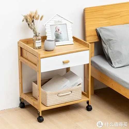 床头|是谁说的床头柜一定要两个，这样利用卧室空间收纳能力丝毫不差