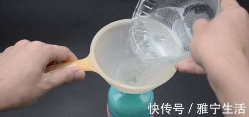 一滴水|不管玻璃有多脏,试试这个小技巧,不用一滴水,干净透亮还不留灰