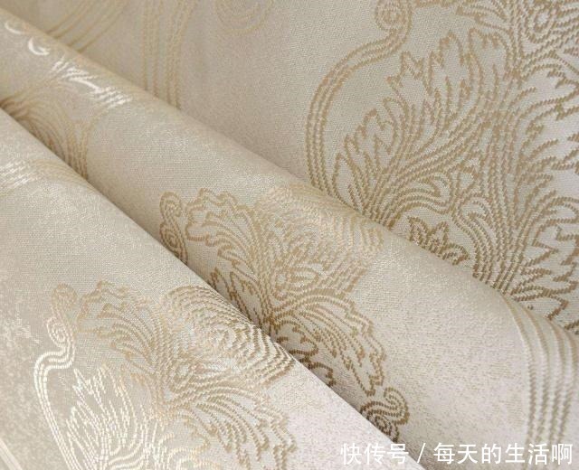 墙面|家里万万不要贴墙纸了，现在都兴贴这种代替，防潮耐用又漂亮！