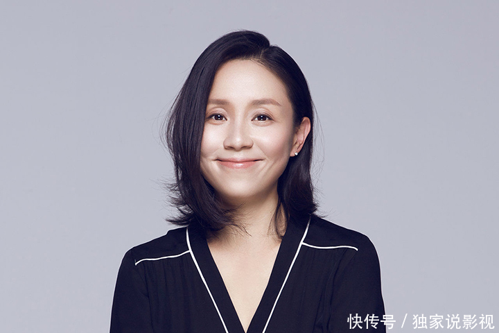 杨幂力挺周柯宇,起底INTO1成员的原公司,谁的背景更硬?