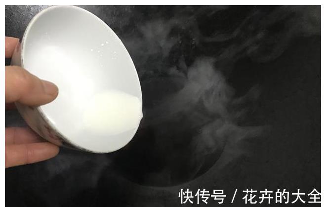 色拉汁|孩子最爱吃这蛋，不煎不炸超简单，两口一个，好吃停不下