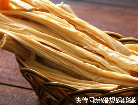 泡腐竹时，不要放在水里就泡，学会饭店的方法，简单快速还劲道