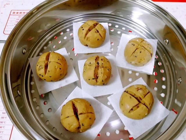 红糖开花馒头,和面比例你知道么?网友:原来是500g里放5g