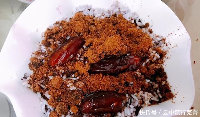 年夜饭不能少了八宝饭,象征着团圆美好,好做好吃又好看