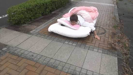 |搞笑GIF： 这样的新娘要不得 客人刚新娘就原形毕露了