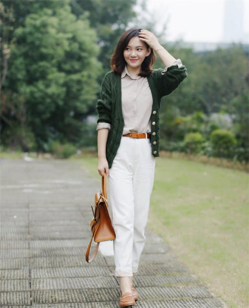 烟管 开衫+烟管裤=今秋王炸组合，洋气显瘦，你不穿一次都不知道有多美