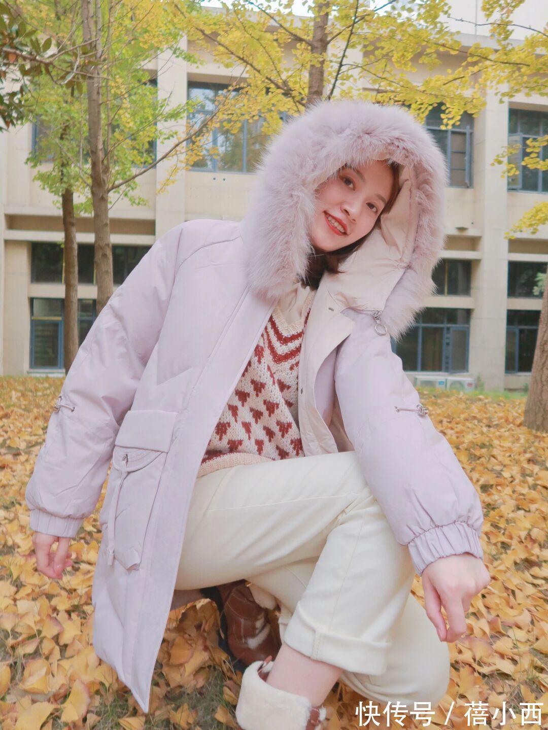 毛衣|冬季要靠“羽绒服”打造时尚感,选这4个款来穿搭,高级又显气质