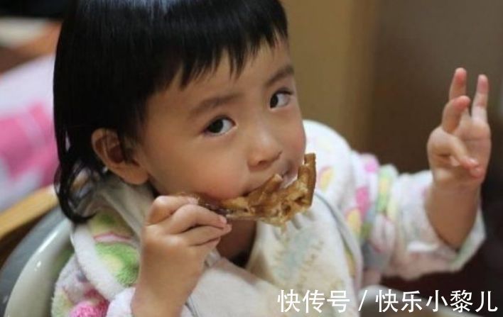 添加|孩子吃辅食后,还要多喝奶吗?很多家长概念模糊,快来看怎么做?