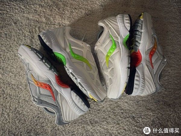 Sneaker Sneaker 篇一百四十七：Kith X Saucony Grid Web 两个配色分享