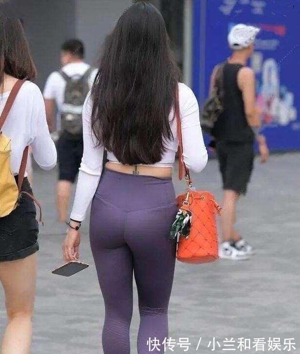 搭配 优雅多姿的打底裤美女，搭配风格要追求别具一格，身材火辣