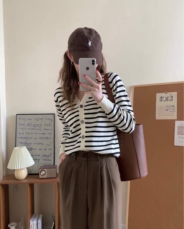 阔腿裤|入秋后不要瞎打扮,今年流行“条纹针织开衫+直筒裤”,显瘦洋气