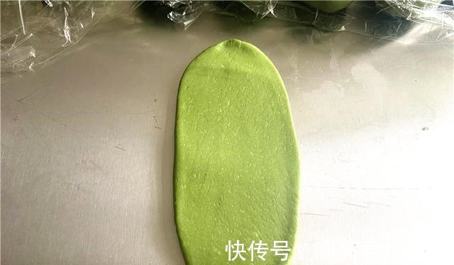 抹茶|抹茶鲜花饼，花香四溢酥到掉渣，一开口停不了，完美配方一学就会！