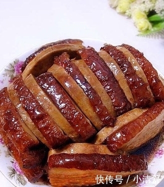 油中小火|五花肉最好吃的做法,每次做两盘,我一个人就可以吃掉一大盘!