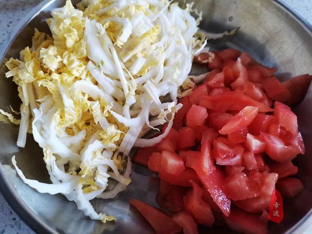 老两口的早餐,只因提前有了准备,不慌不忙地吃上丰盛的早餐