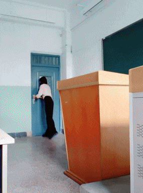 |搞笑GIF趣图:铲屎的，整天就知道玩手机，你是不是不爱我了？