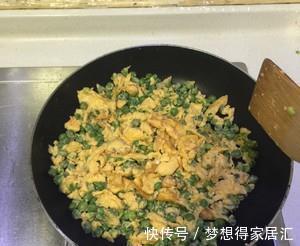 家常鸡蛋菜谱，豌豆炒鸡蛋，简单营养美味，特下饭，吃不够