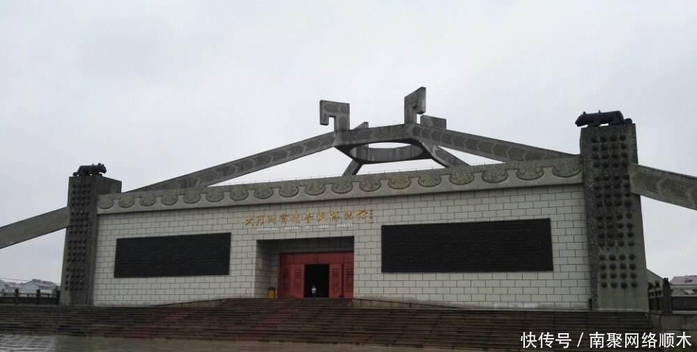 游人|青铜王国藏品丰富,游人总爱指着其中一个说:古人也是吃货